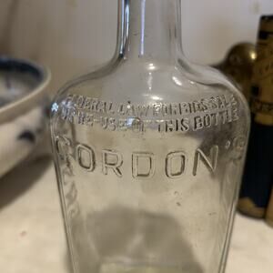 Vintage Embossed Gordon’s Dry Gin Liquor Bottle Linden New Jersey Clear
